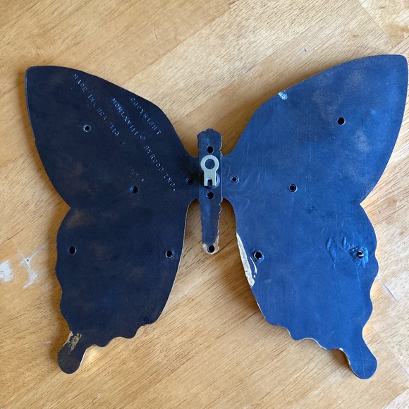 1968 Set of gold Butterfly wall hangings - Picture 3 of 12